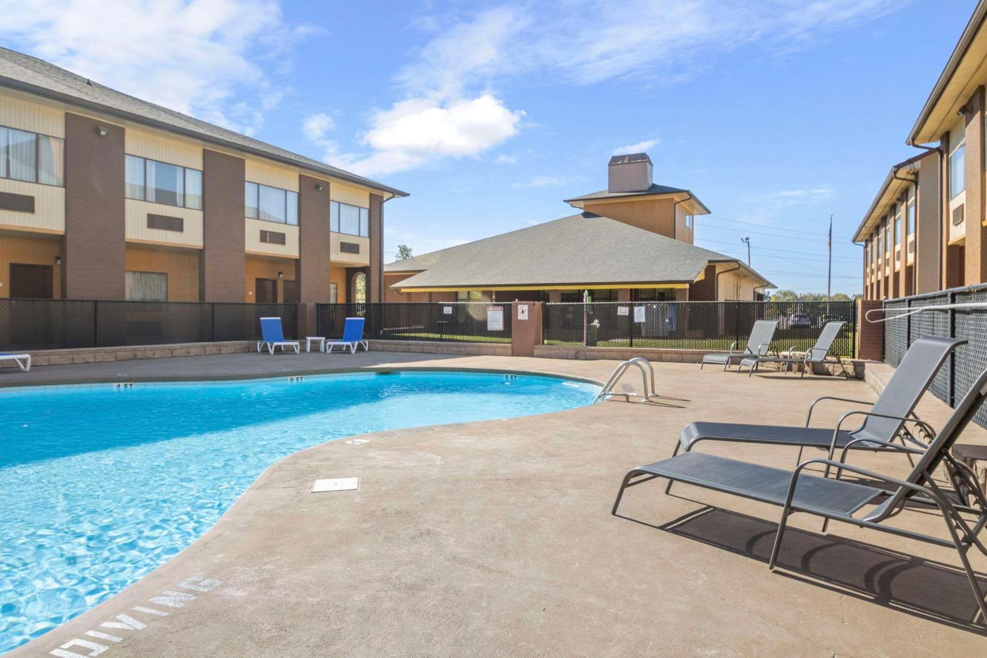 Quality Suites Hickory South Eksteriør billede