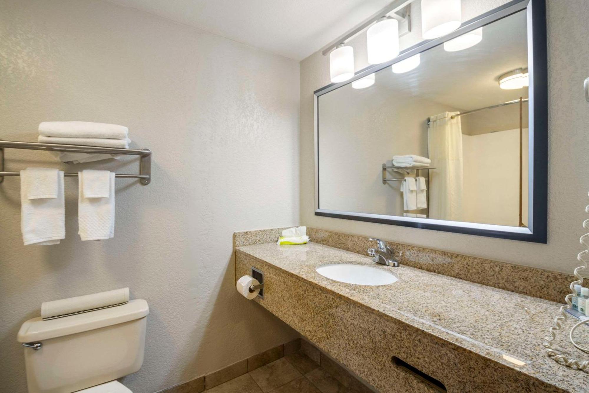 Quality Suites Hickory South Eksteriør billede