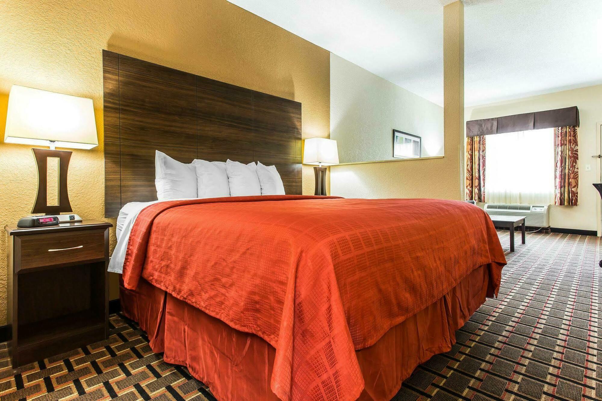 Quality Suites Hickory South Eksteriør billede